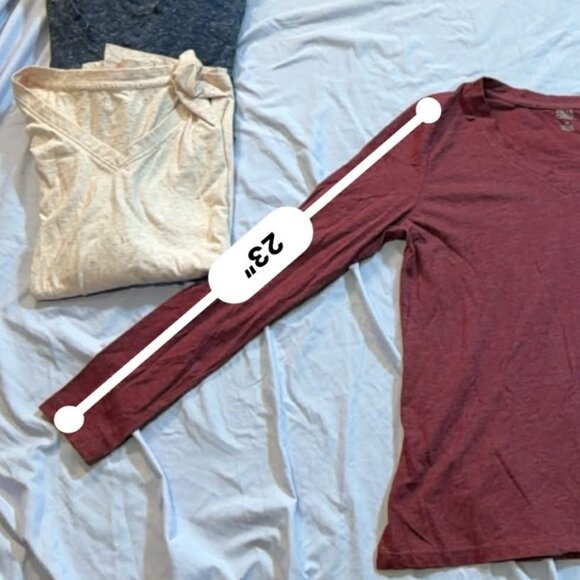 Bundle of FOUR Falls Creek brand Long Sleeve Vneck basic tops SIZE MEDIUM - Picture 13 of 13